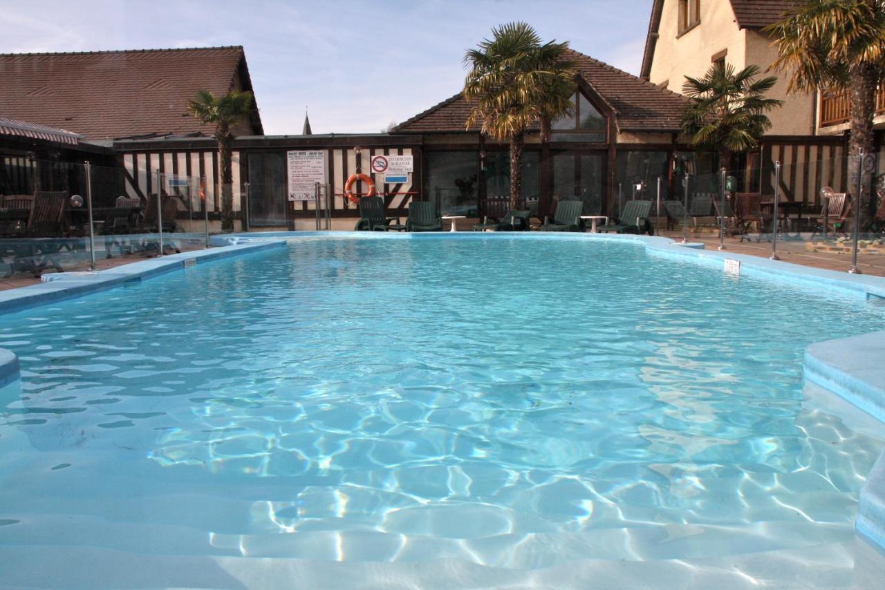 Logis Le Clos Deauville Saint Gatien Zewnętrze zdjęcie
