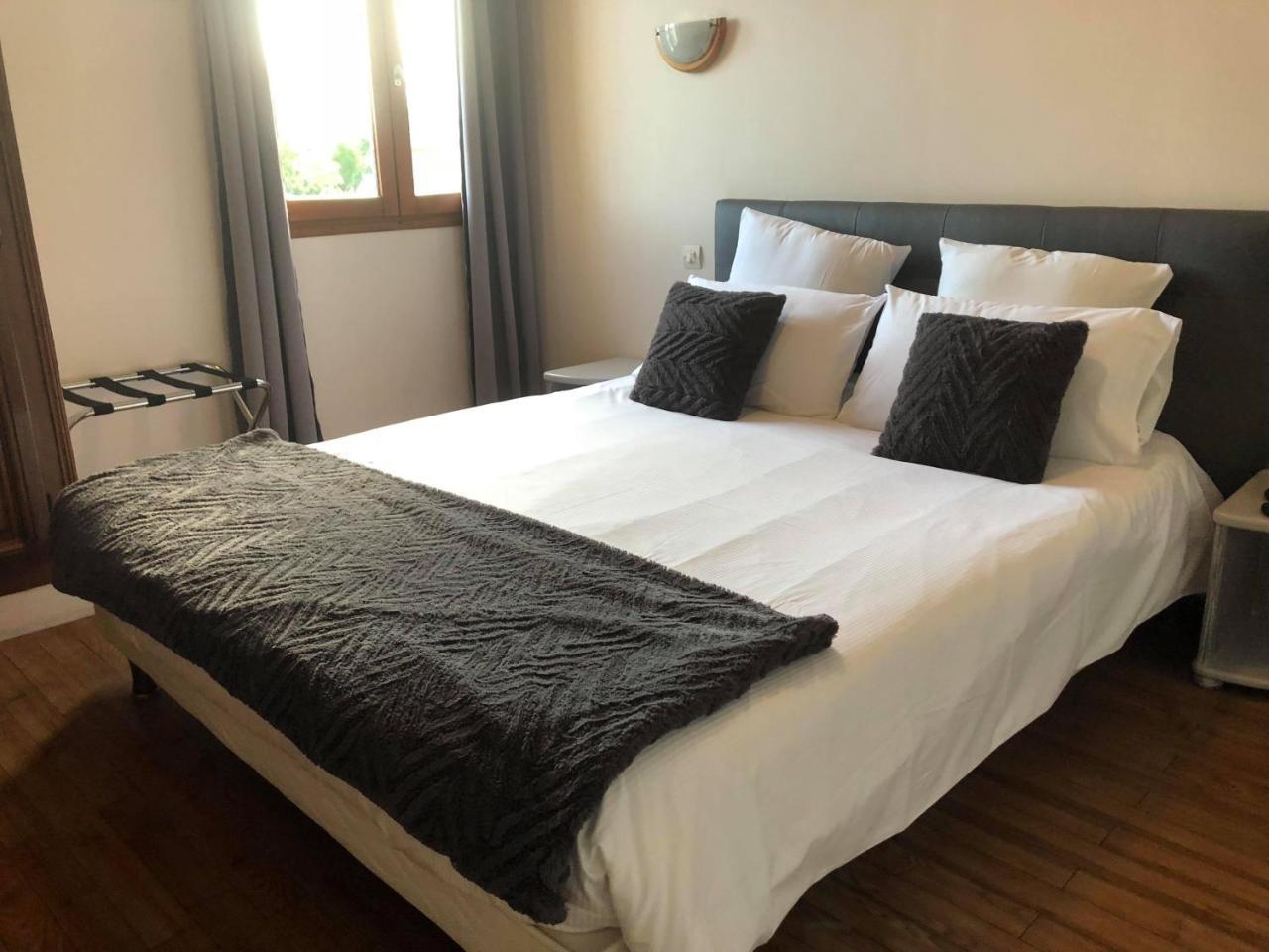 Logis Le Clos Deauville Saint Gatien Zewnętrze zdjęcie